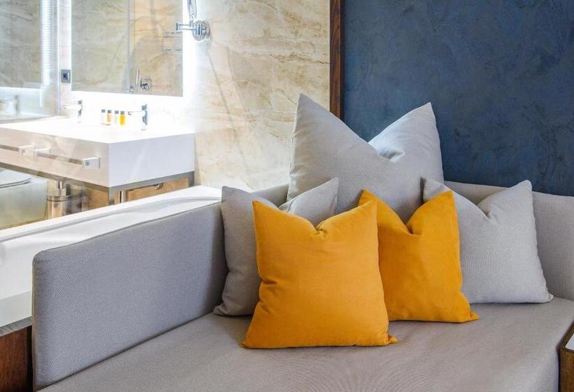 اتاق پریمیوم سه تخته, Chic Boutique Hotel Vlore