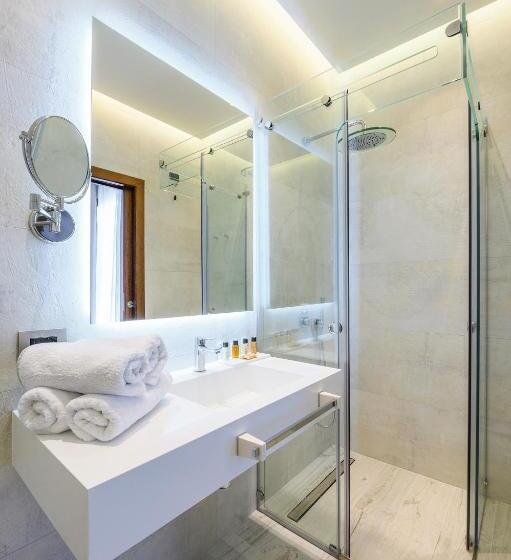 프리미엄 트리플 룸, Chic Boutique Hotel Vlore