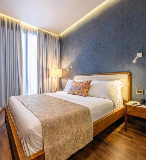 اتاق لوکس با بالکن, Chic Boutique Hotel Vlore