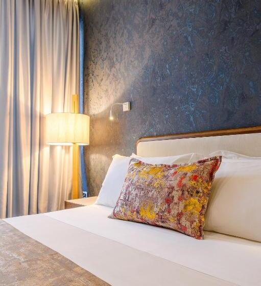 발코니 디럭스 룸, Chic Boutique Hotel Vlore