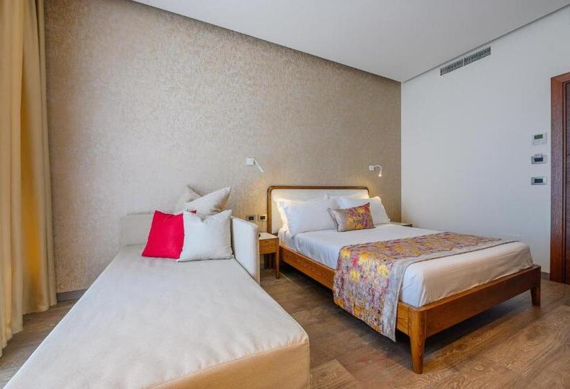 프리미엄 트리플 룸, Chic Boutique Hotel Vlore