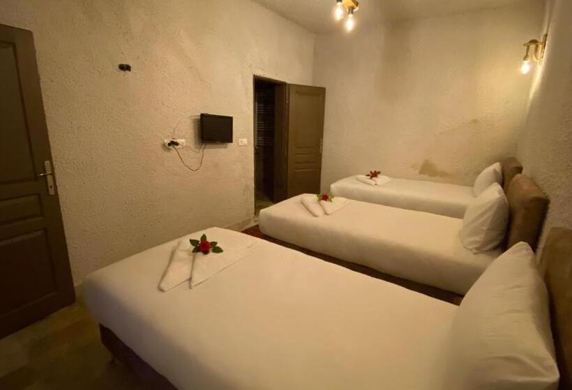 غرفة قياسية ثلاثية, Cappadocia Urgup Stone House