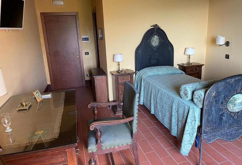 اتاق استاندارد یک نفره, Il Castello Dei Principi Sanseverino