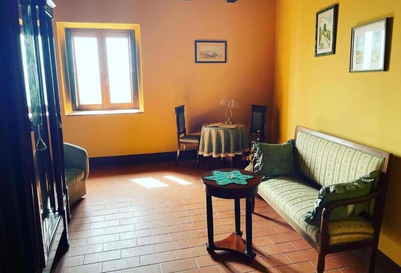 سوییت, Il Castello Dei Principi Sanseverino
