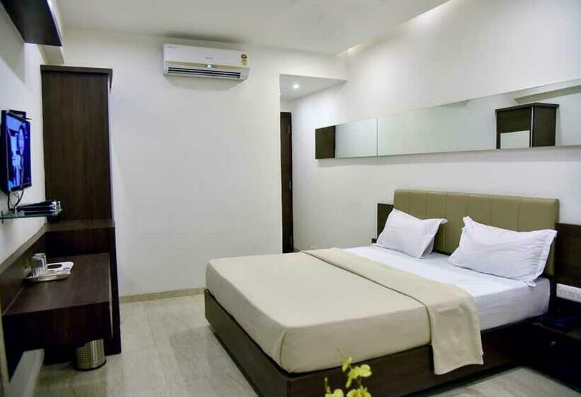 Номер Deluxe Кровать Кинг, Fabhotel Prime Sky Light
