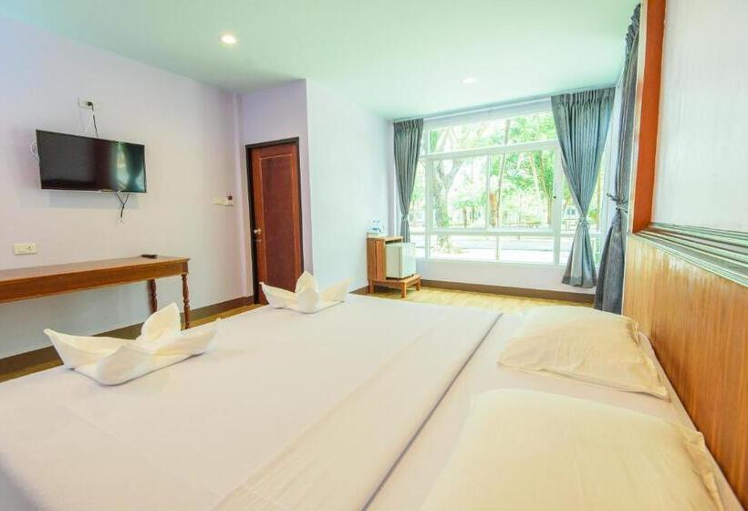 带大床的标准间, จวรีน ลอร์ด รีสอร์ท แอนด์ โฮเทล   Javarine Lord Resort&