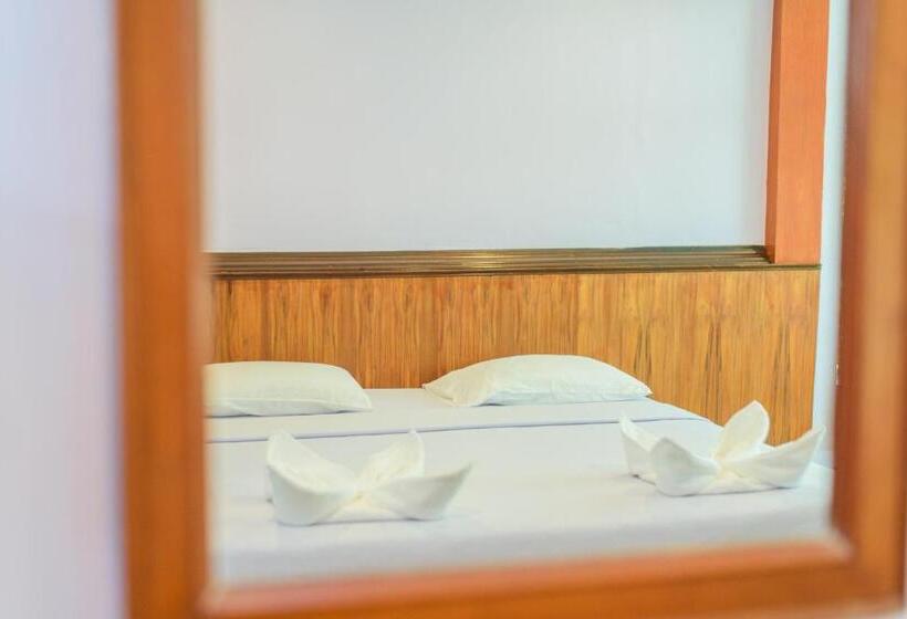 اتاق استاندارد با تخت بزرگ, จวรีน ลอร์ด รีสอร์ท แอนด์ โฮเทล   Javarine Lord Resort&