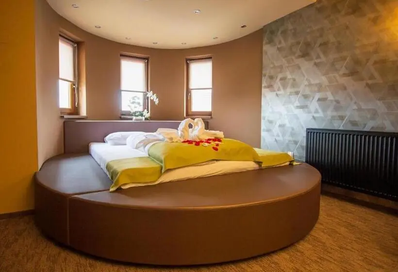 デラックスルーム, Veres Motel