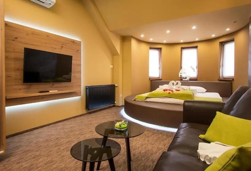 デラックスルーム, Veres Motel