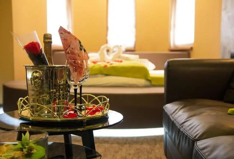 デラックスルーム, Veres Motel