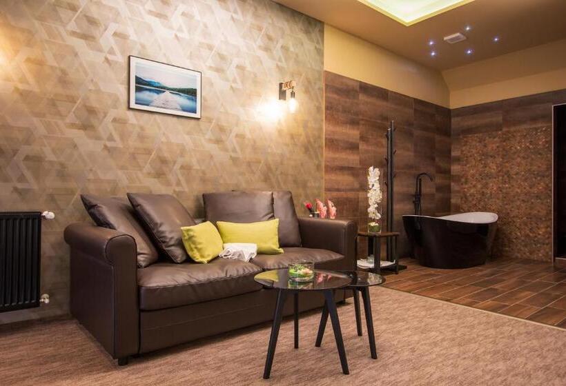 Номер Deluxe, Veres Motel