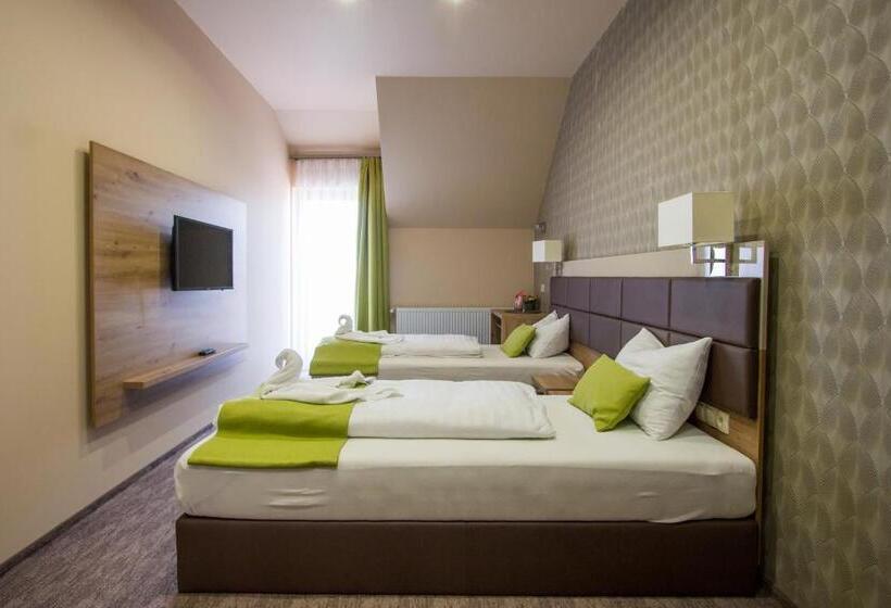 Номер Стандарт с Балконом, Veres Motel