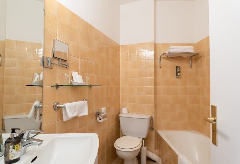 标准间, Auberge Du Redier