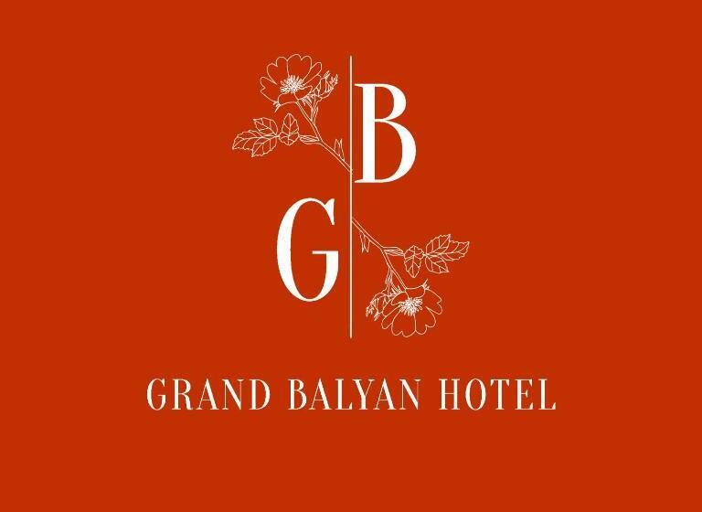 スーペリアの４人部屋, Grand Balyan Hotel & Restaurant