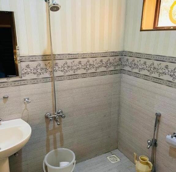 اتاق استاندارد با تخت بزرگ, Husnain Resort By Saud Khan