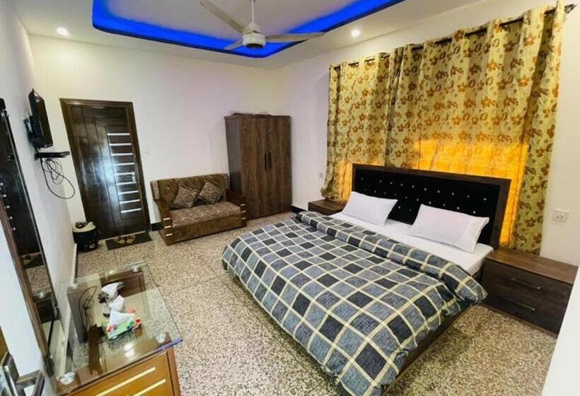 اتاق لوکس, Husnain Resort By Saud Khan