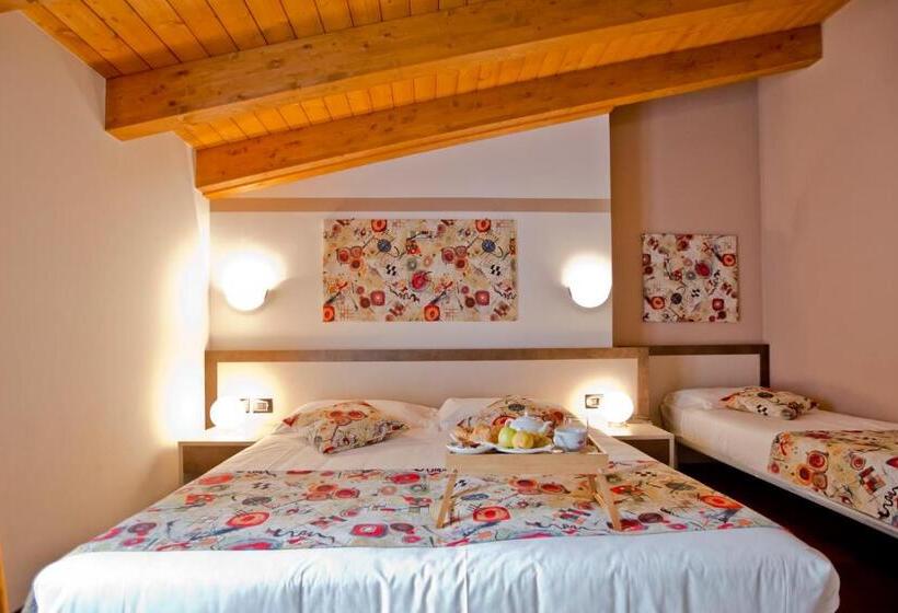 غرفة سوبيريور ثلاثية, Lago Di Como