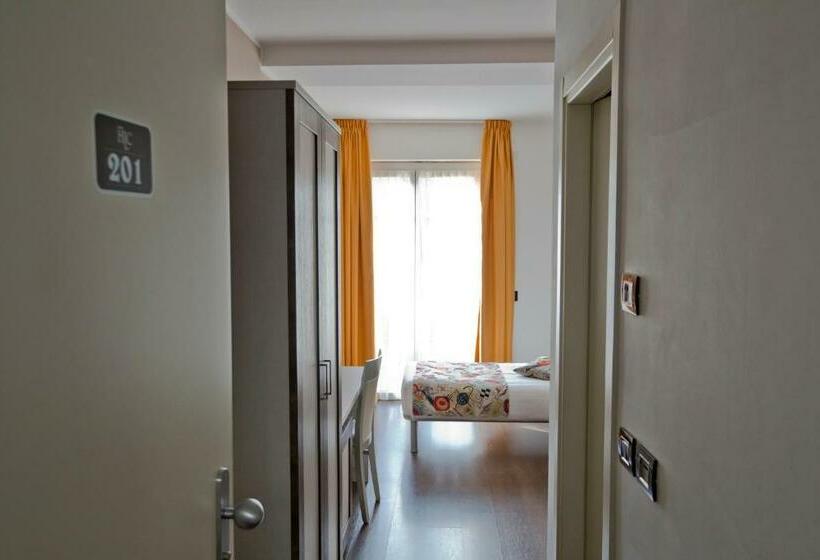 غرفة قياسية فردية, Lago Di Como