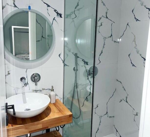 Habitació Estàndard, Olsi