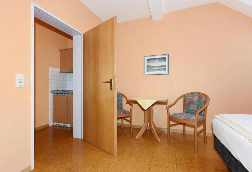 Номер Стандарт, Pension Altes Siel