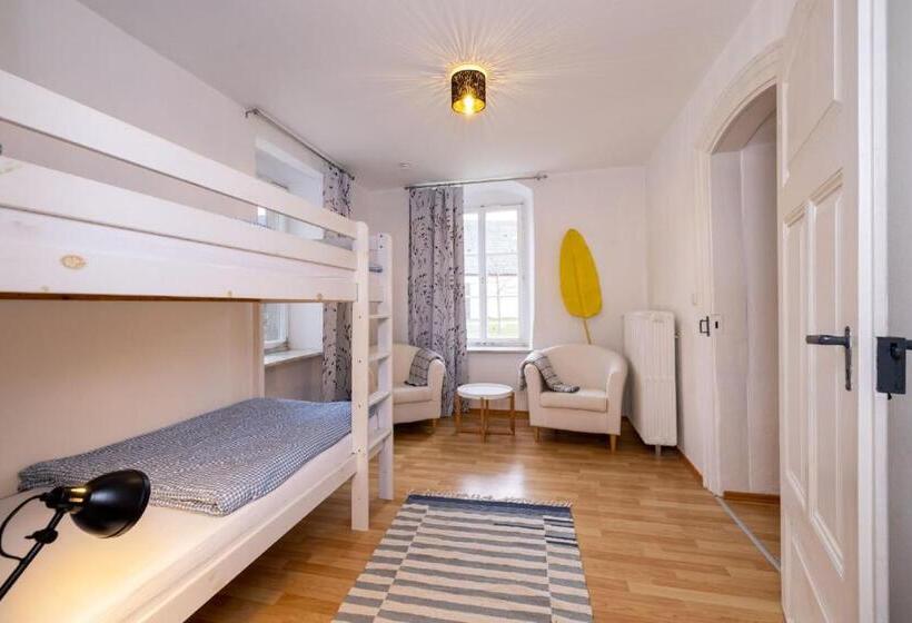 带2个卧室的公寓, Gutsverwaltung Schloss Eyrichshof