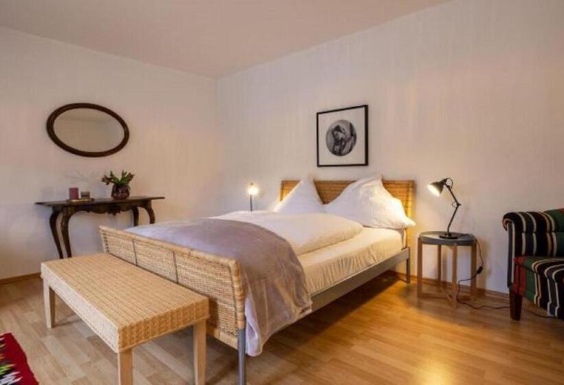 带2个卧室的公寓, Gutsverwaltung Schloss Eyrichshof