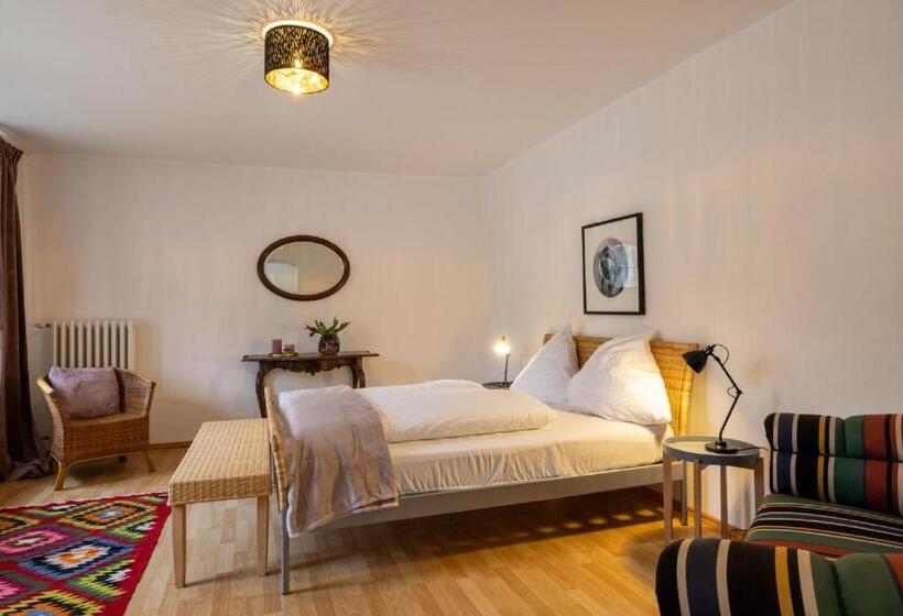 带2个卧室的公寓, Gutsverwaltung Schloss Eyrichshof