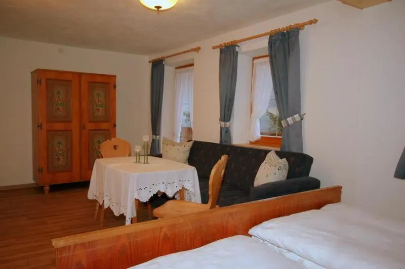 Quarto standart com varanda, Knotzenlehen