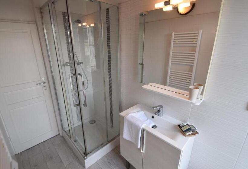 デラックスルーム, Les Destinees