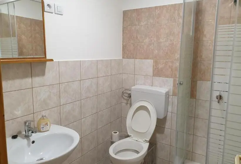 اتاق استاندارد, Fehérkőlápa Turistaház Panzió