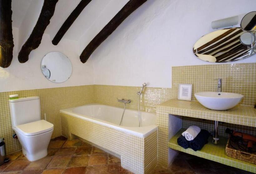 Номер Superior, Almohalla51