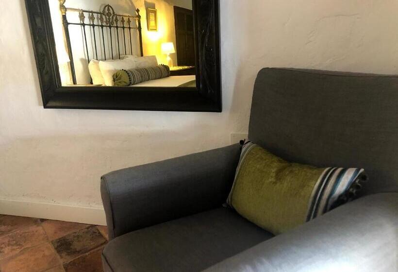 Номер Superior, Almohalla51