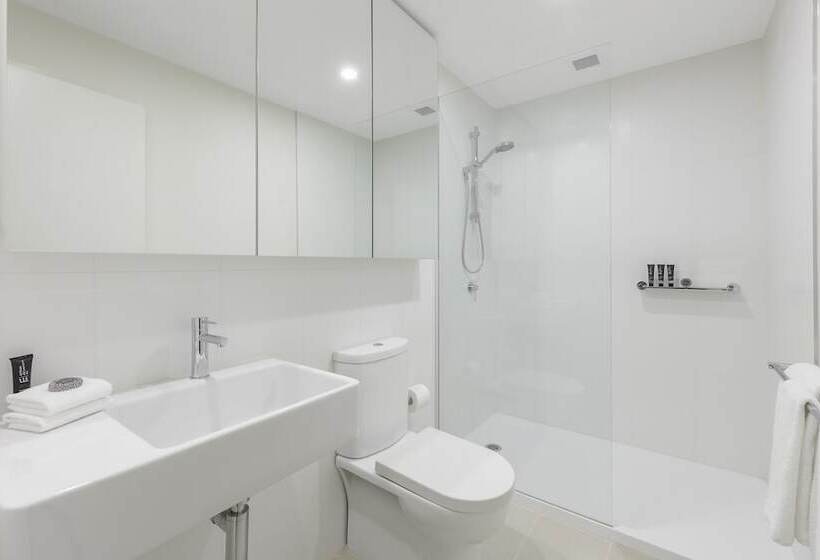 Апартаменты 2 Спальни с Балконом, Brady Apartment Hotel Hardware Lane