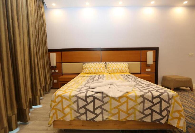 Номер Стандарт Трехместный, Kommageneiz