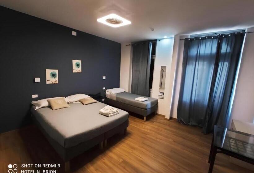 اتاق کلاسیک سه تخته, Brioni