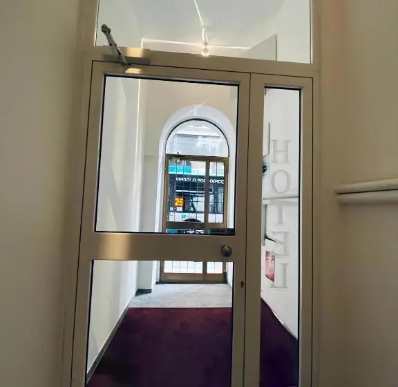 اتاق استاندارد سه تخته با بالکن, Brioni