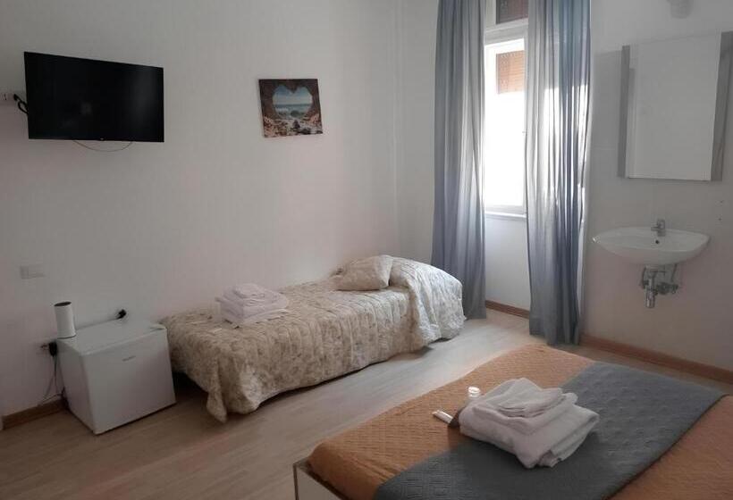 اتاق استاندارد با بالکن, Brioni