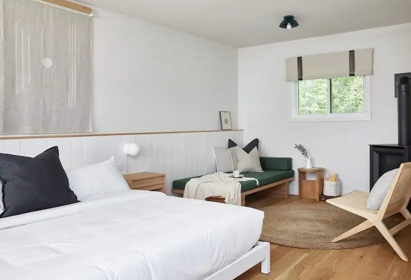 キングサイズベッドのスタンダードルーム, Somewhere Inn Calabogie