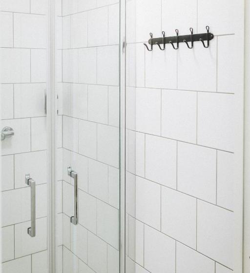 家庭间, Les Chouettes Hostel