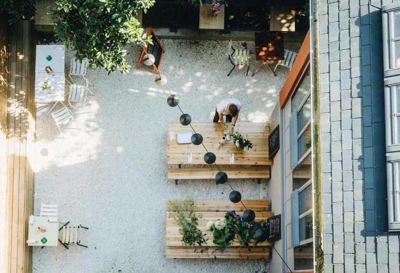 标准房带园景, Les Chouettes Hostel