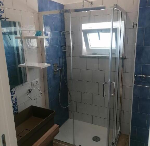 غرفة قياسية رباعية, Il Fungo Di Lacco