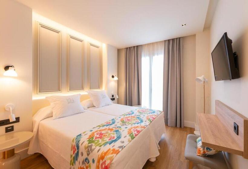 اتاق لوکس, La Puerta De Nerja Boutique   Adults Recommended