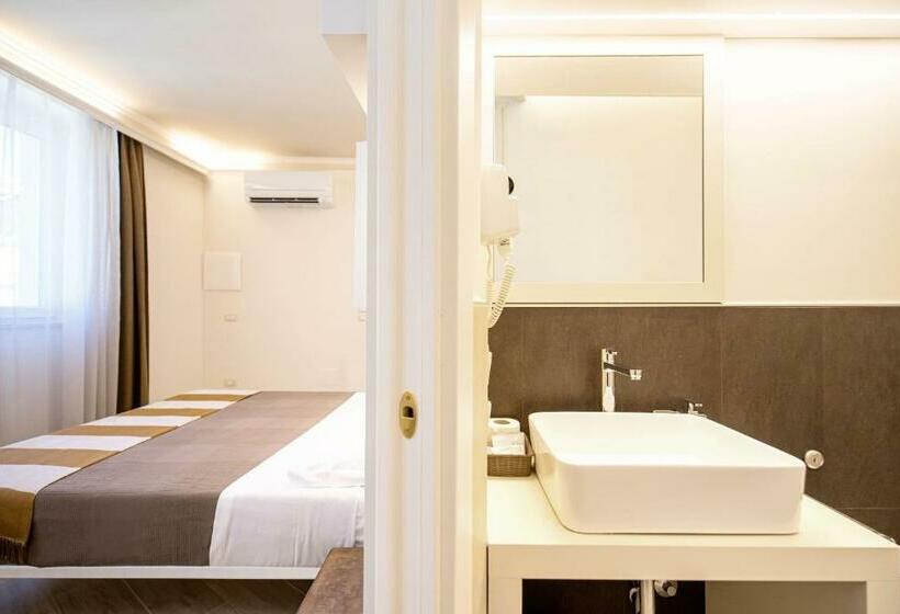 Номер Deluxe, Opera Arte Conero Riviera