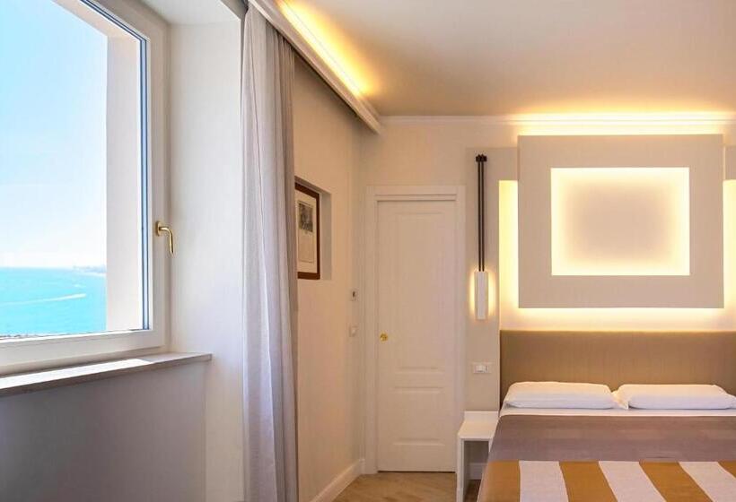Номер Deluxe Вид на Море, Opera Arte Conero Riviera
