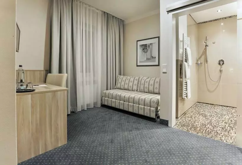 Standard Room, Bergmark