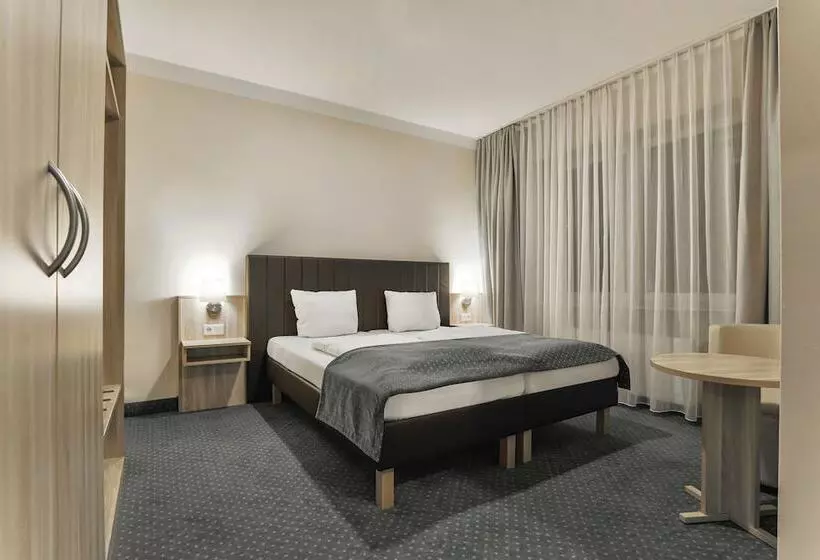Standard Room, Bergmark