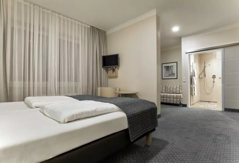 Standard Room, Bergmark