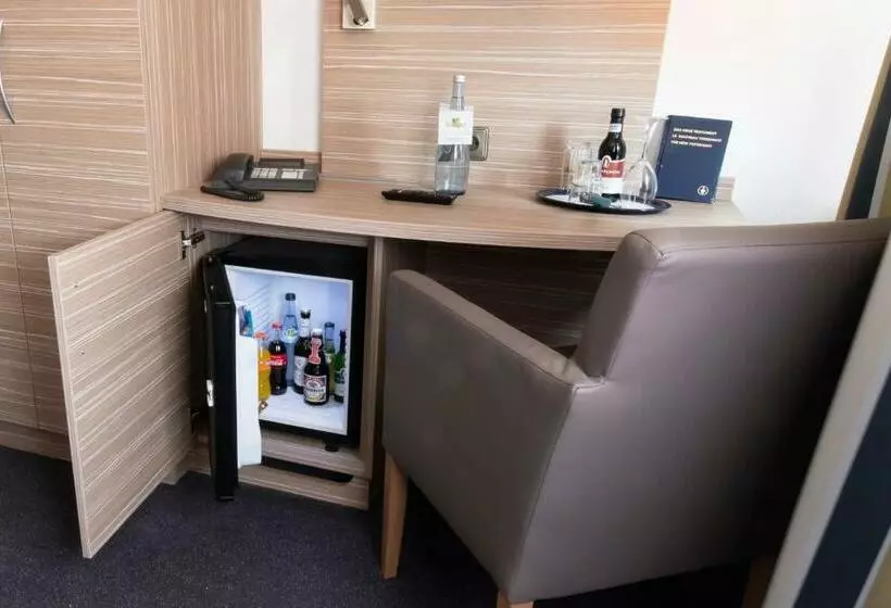 Comfort Yhden Hengen Huone, Bär