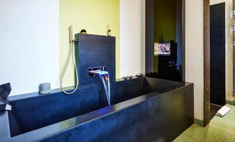 디럭스 룸 킹사이즈 침대, Der Zauberlehrling