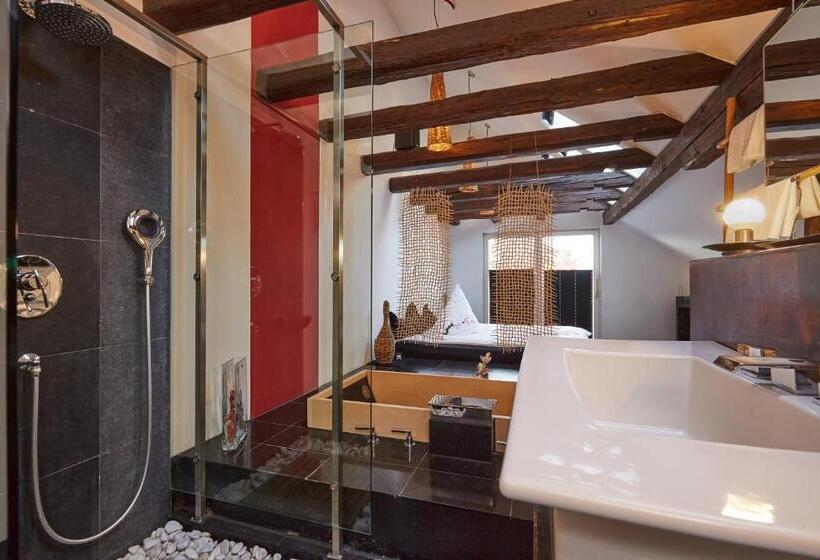 테라스 디럭스 룸, Der Zauberlehrling